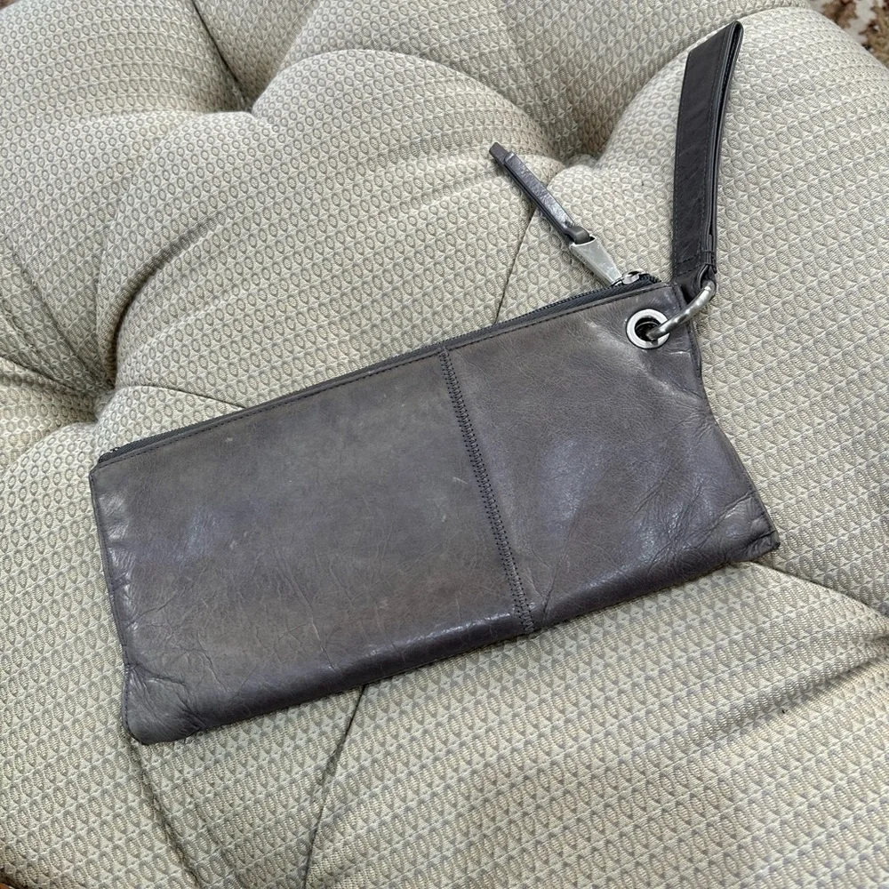 HOBO International Leather Wristlet Clutch Bag Gray / Taupe Zip Pouch Organizer